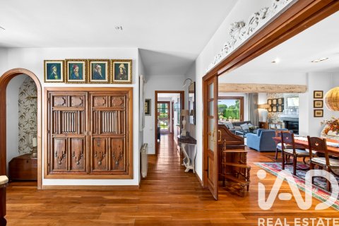 Купить дом в Сан-Андреу-де-Льяванерес, Испания с 8 спален, 500м², № 7372 - фото 14