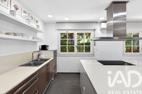 Купить дом в Сан-Андреу-де-Льяванерес, Испания с 8 спален, 500м², № 7372 - фото 7