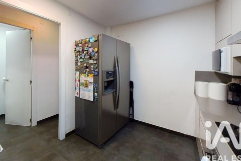4 bedrooms apartment for sale in Barcelona, Catalonia, Spain № 7374 - photo 26