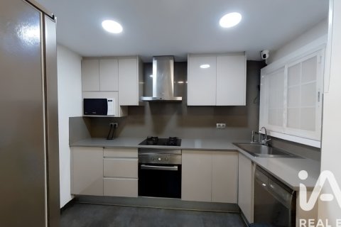4 bedrooms apartment for sale in Barcelona, Catalonia, Spain № 7374 - photo 28