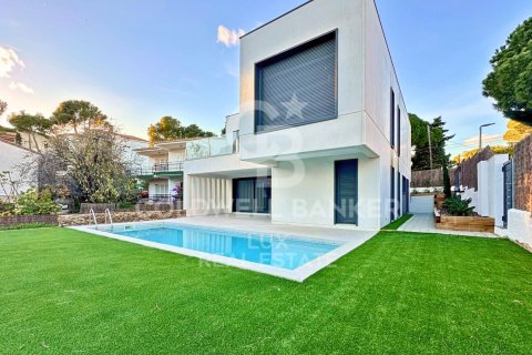 5 bedrooms villa for sale in Llanca, Girona, Catalonia, Spain № 5952 - photo 17