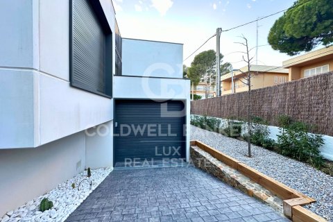 5 bedrooms villa for sale in Llanca, Girona, Catalonia, Spain № 5952 - photo 16
