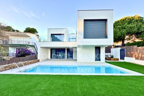 Villa de 5 dormitorios en venta en Llanca, Gerona, Cataluña, Spain № 5952