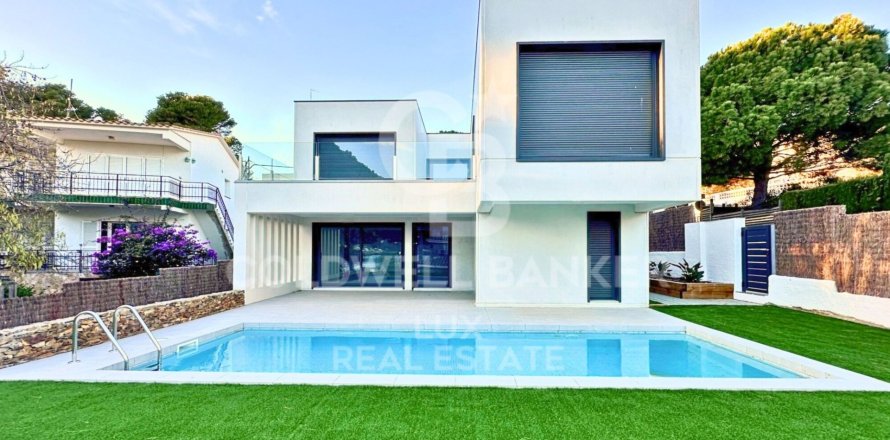 5 bedrooms villa for sale in Llanca, Girona, Catalonia, Spain № 5952