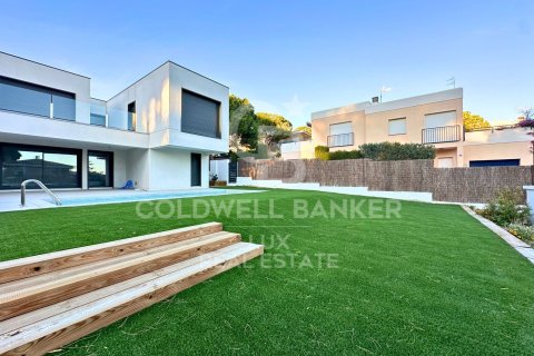 5 bedrooms villa for sale in Llanca, Girona, Catalonia, Spain № 5952 - photo 4