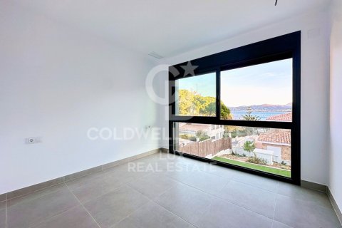 5 bedrooms villa for sale in Llanca, Girona, Catalonia, Spain № 5952 - photo 10