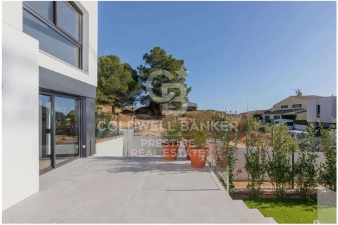 Casa adosada de 4 dormitorios en venta en Santa Cristina d'Aro, Gerona, Cataluña, Spain № 5954 - foto 5