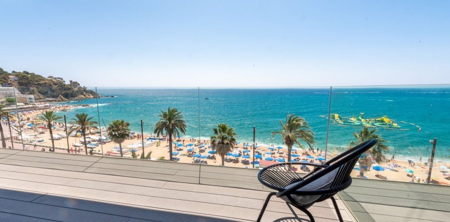 3 bedrooms apartment for sale in Lloret de Mar, Girona, Catalonia, Spain № 8907