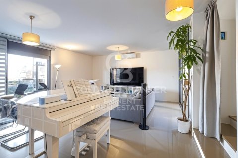 Dúplex de 4 dormitorios en venta en Vallirana, Barcelona, Cataluña, Spain № 5362 - foto 5