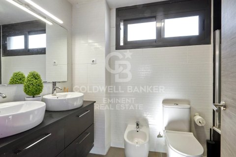 Dúplex de 4 dormitorios en venta en Vallirana, Barcelona, Cataluña, Spain № 5362 - foto 23