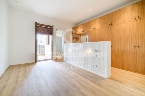 Ático de 3 dormitorios en venta en Barcelona, Cataluña, Spain № 5363 - foto 9