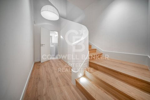 Ático de 3 dormitorios en venta en Barcelona, Cataluña, Spain № 5363 - foto 19