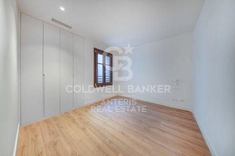 Ático de 3 dormitorios en venta en Barcelona, Cataluña, Spain № 5363 - foto 15