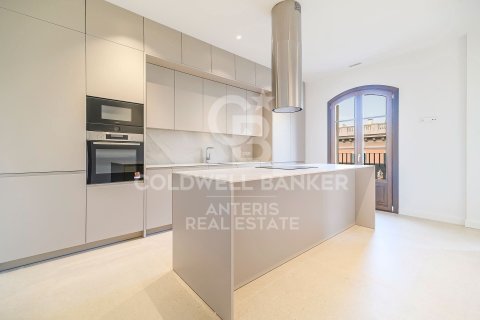 Ático de 3 dormitorios en venta en Barcelona, Cataluña, Spain № 5363 - foto 5