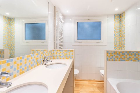 4 bedrooms apartment for sale in Barcelona, Catalonia, Spain № 1481 - photo 18