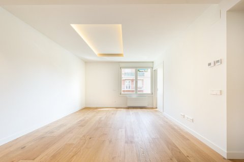 apartment for sale in Barcelona, Catalonia, Spain № 1484 - photo 13