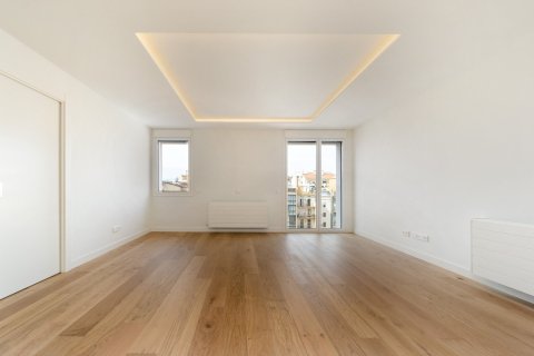 apartment for sale in Barcelona, Catalonia, Spain № 1484 - photo 10