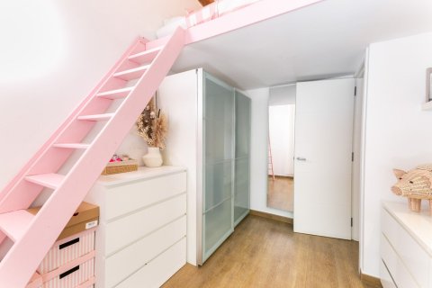 Apartamento de 7 dormitorios en venta en Barcelona, Cataluña, Spain № 1482 - foto 19
