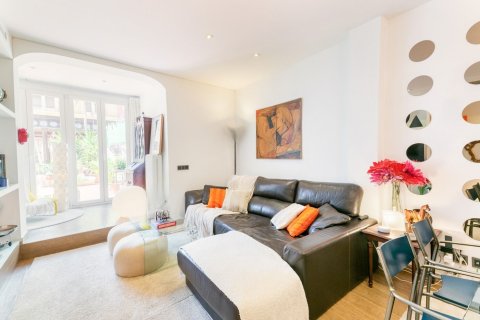 Apartamento de 7 dormitorios en venta en Barcelona, Cataluña, Spain № 1482