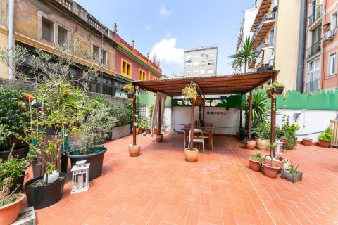 Apartamento de 7 dormitorios en venta en Barcelona, Cataluña, Spain № 1482 - foto 3