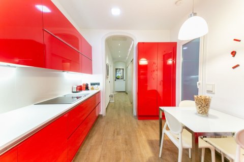 Apartamento de 7 dormitorios en venta en Barcelona, Cataluña, Spain № 1482 - foto 10