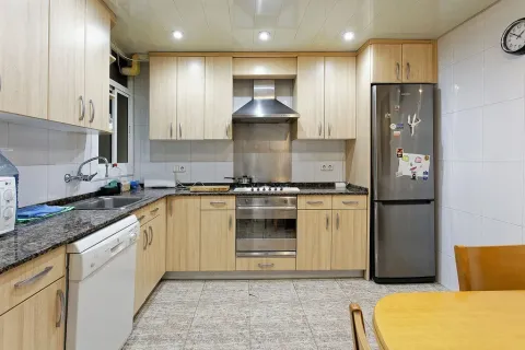 Apartamento de 5 dormitorios en venta en Barcelona, Cataluña, Spain № 1483 - foto 12