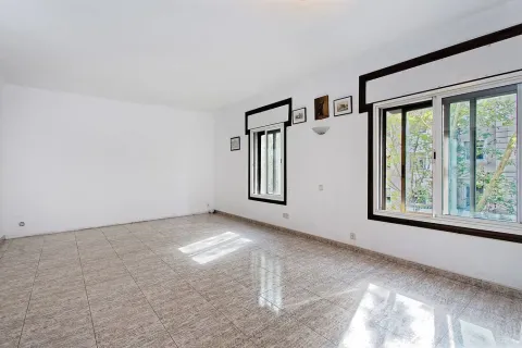 Apartamento de 5 dormitorios en venta en Barcelona, Cataluña, Spain № 1483 - foto 3