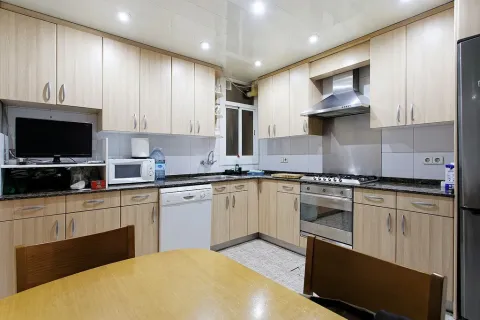 Apartamento de 5 dormitorios en venta en Barcelona, Cataluña, Spain № 1483 - foto 11