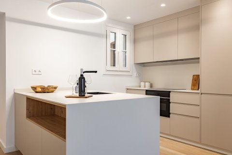 Apartamento de 3 dormitorios en venta en Barcelona, Cataluña, Spain № 1480 - foto 13
