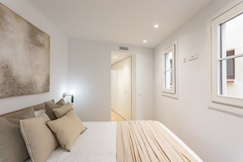 Apartamento de 3 dormitorios en venta en Barcelona, Cataluña, Spain № 1480 - foto 25
