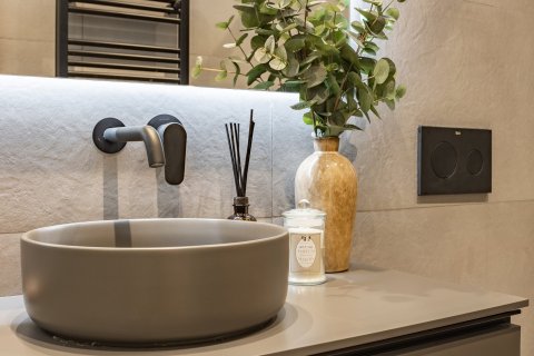Apartamento de 3 dormitorios en venta en Barcelona, Cataluña, Spain № 1480 - foto 24