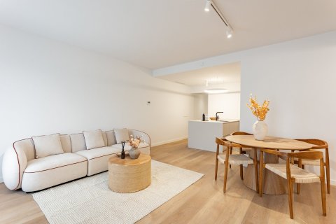 Apartamento de 3 dormitorios en venta en Barcelona, Cataluña, Spain № 1480 - foto 17