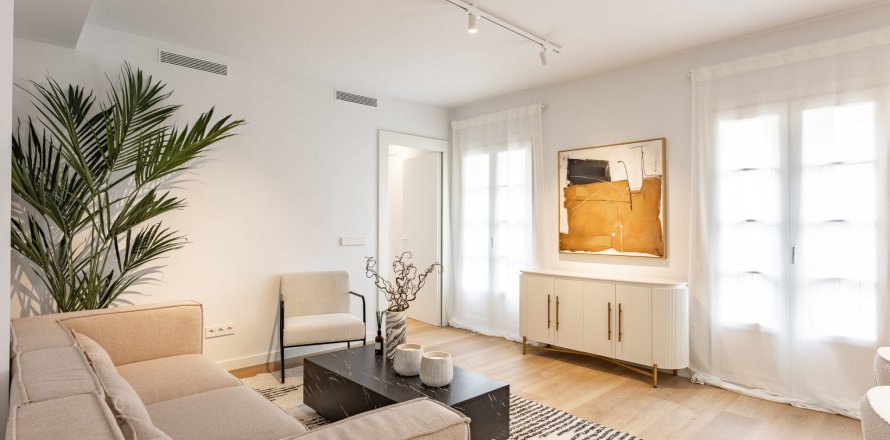 Apartamento de 3 dormitorios en venta en Barcelona, Cataluña, Spain № 1480
