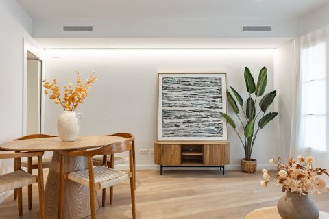 Apartamento de 3 dormitorios en venta en Barcelona, Cataluña, Spain № 1480 - foto 19
