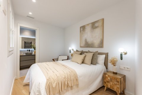 Apartamento de 3 dormitorios en venta en Barcelona, Cataluña, Spain № 1480 - foto 21