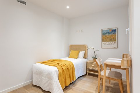 Apartamento de 3 dormitorios en venta en Barcelona, Cataluña, Spain № 1480 - foto 9