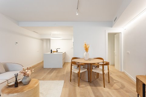 Apartamento de 3 dormitorios en venta en Barcelona, Cataluña, Spain № 1480 - foto 16