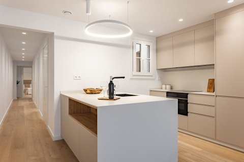 Apartamento de 3 dormitorios en venta en Barcelona, Cataluña, Spain № 1480 - foto 12