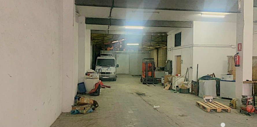Propiedad comercial de 598 m² en alquiler en El Vendrell, Tarragona, Cataluña, Spain № 5135
