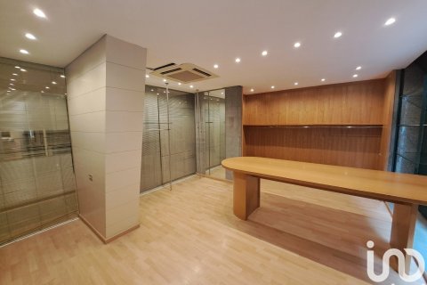 Propiedad comercial de 487 m² en alquiler en Barcelona, Cataluña, Spain № 5138