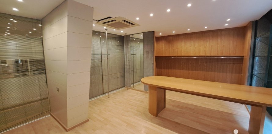 Propiedad comercial de 487 m² en alquiler en Barcelona, Cataluña, Spain № 5138