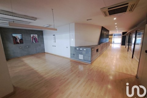 Propiedad comercial de 487 m² en alquiler en Barcelona, Cataluña, Spain № 5138 - foto 14