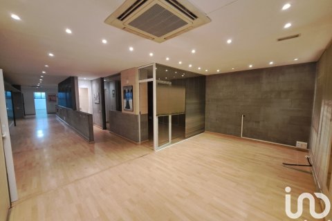 Propiedad comercial de 487 m² en alquiler en Barcelona, Cataluña, Spain № 5138 - foto 2