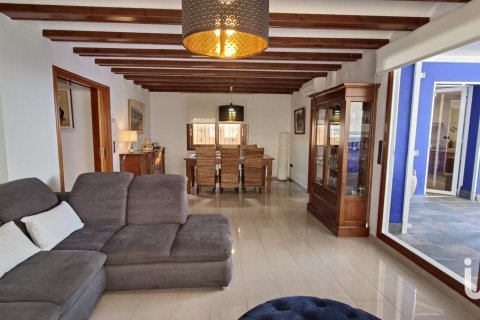 Снять в аренду дом в Сан-Пере-де-Рибес, Испания с 4 спальни, 185м², № 5141 - фото 4