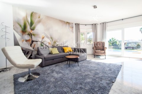Сasa de 6 dormitorios en venta en Lloret de Mar, Gerona, Cataluña, Spain № 6700 - foto 9
