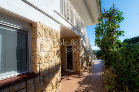 Сasa de 6 dormitorios en venta en Lloret de Mar, Gerona, Cataluña, Spain № 6700 - foto 29
