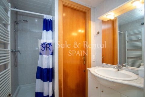 Сasa de 6 dormitorios en venta en Lloret de Mar, Gerona, Cataluña, Spain № 6700 - foto 26