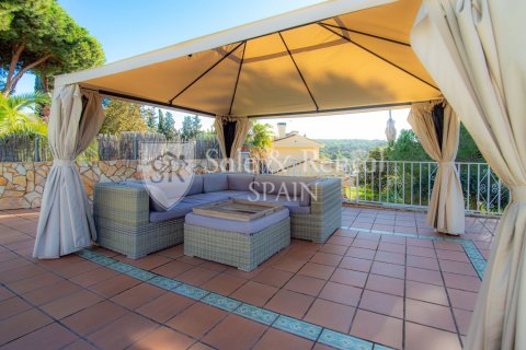 Сasa de 6 dormitorios en venta en Lloret de Mar, Gerona, Cataluña, Spain № 6700 - foto 2