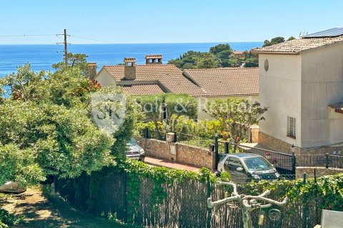 Сasa de 4 dormitorios en venta en Lloret de Mar, Gerona, Cataluña, Spain № 6702 - foto 2