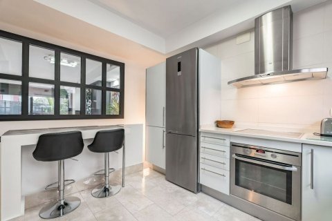 Сasa de 4 dormitorios en venta en Sitges, Barcelona, Cataluña, Spain № 6798 - foto 12